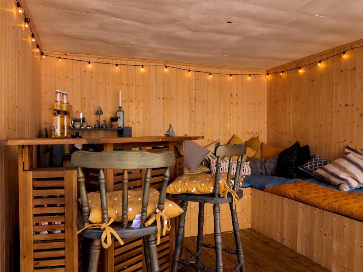 Pass The Keys 2bed W Garden Bar 10min Walk To Central Southsea