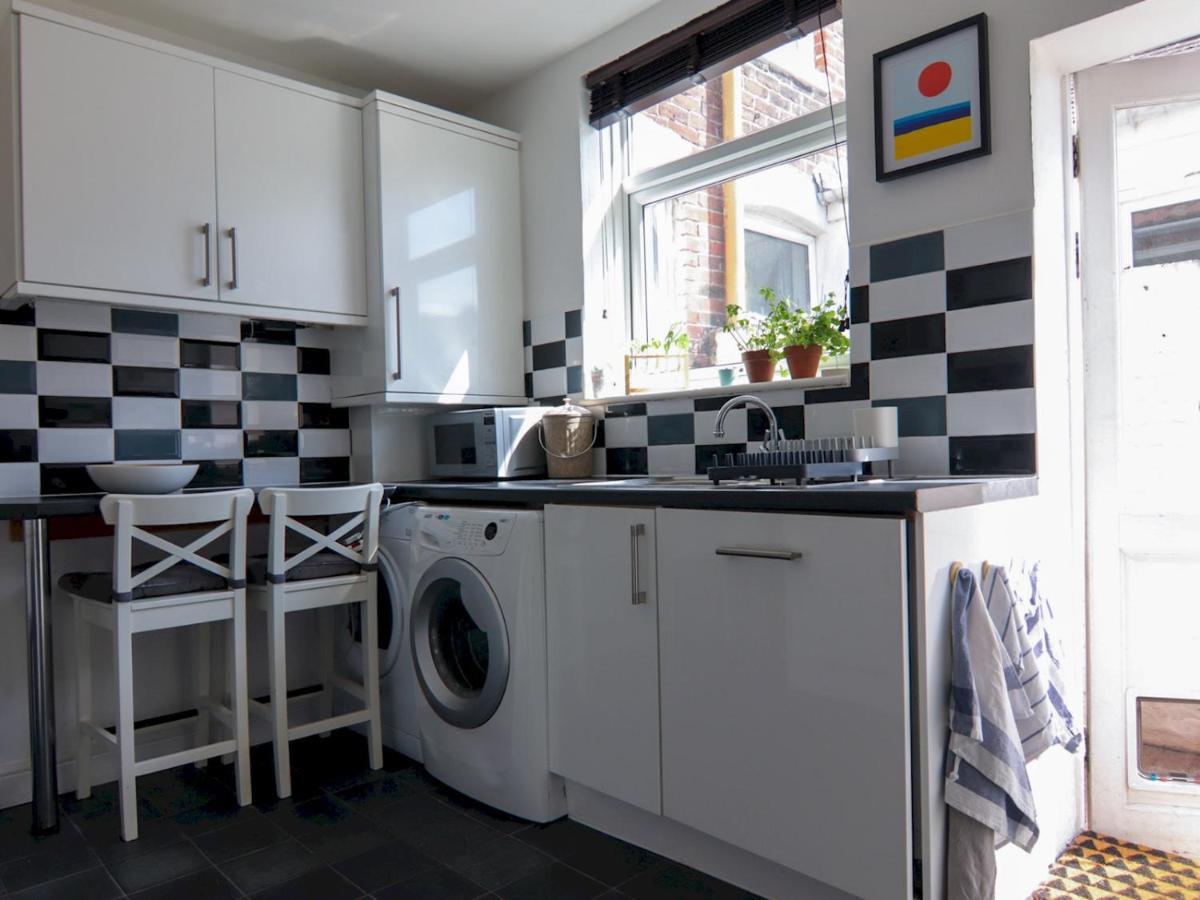 Hébergement de vacances Pass The Keys 2bed W Garden Bar 10min Walk To Central Southsea Portsmouth